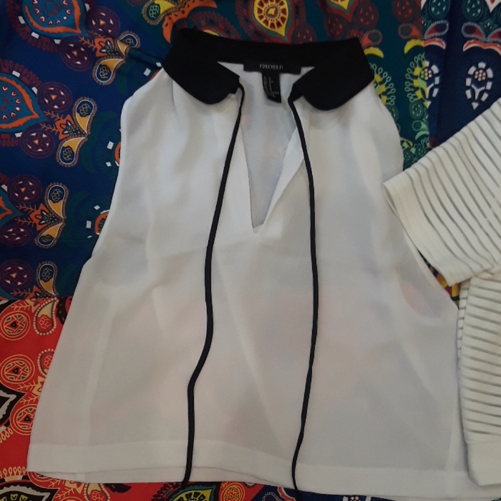 Crop top bundle - Picture 3 of 3
